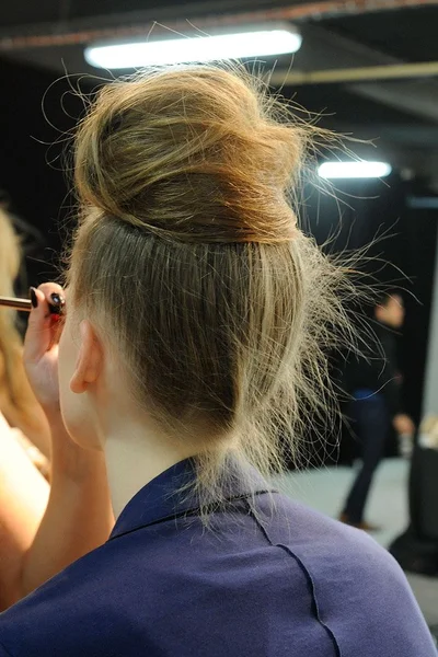 Look 16